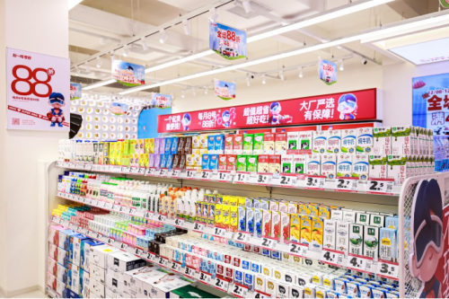 從供應(yīng)鏈到‘供贏鏈’ 趙一鳴零食的效率革新與消費普惠